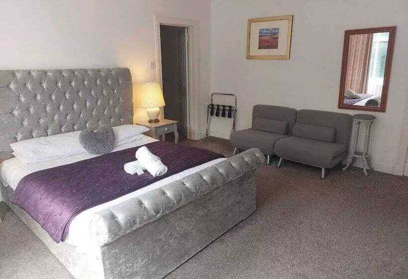 Отель Royal Marine