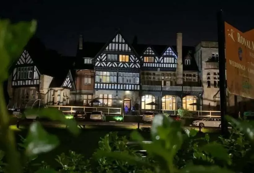 Отель Royal Marine