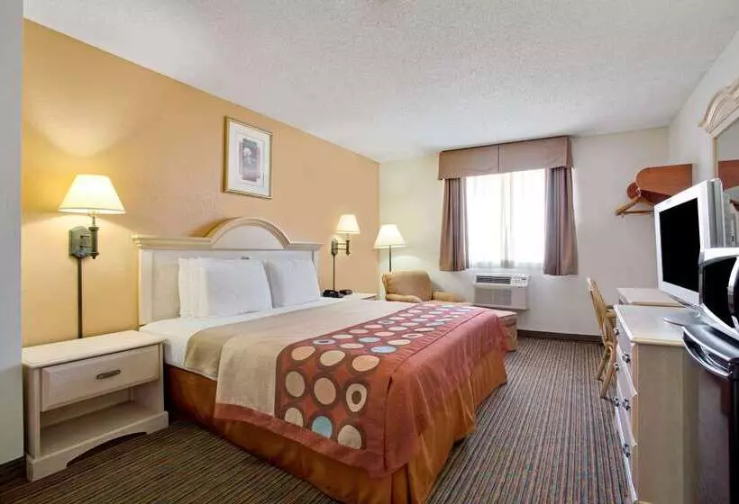 בית מלון כפרי Super 8 By Wyndham Clearwater/st. Petersburg Airport