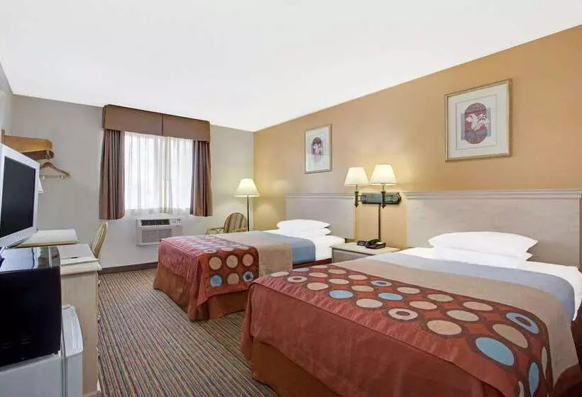 호텔 Super 8 By Wyndham Clearwater/st. Petersburg Airport