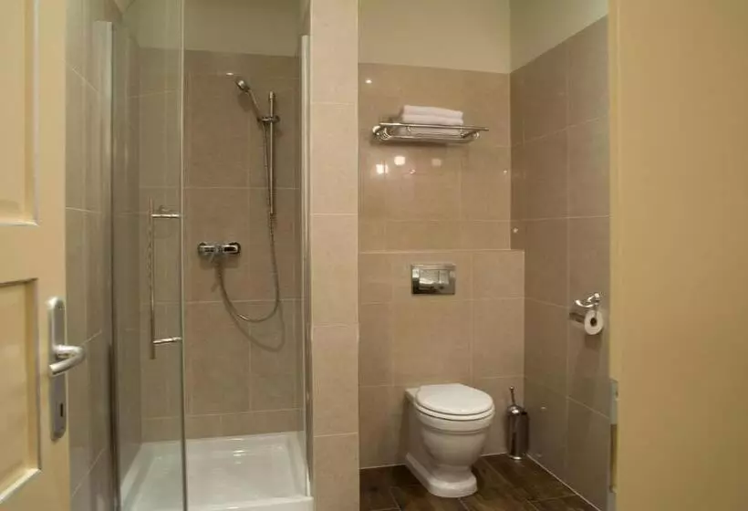 فندق Varga Tanya