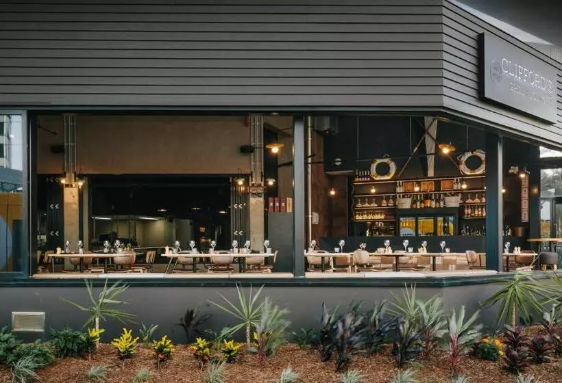 Отель Voco Gold Coast, An Ihg