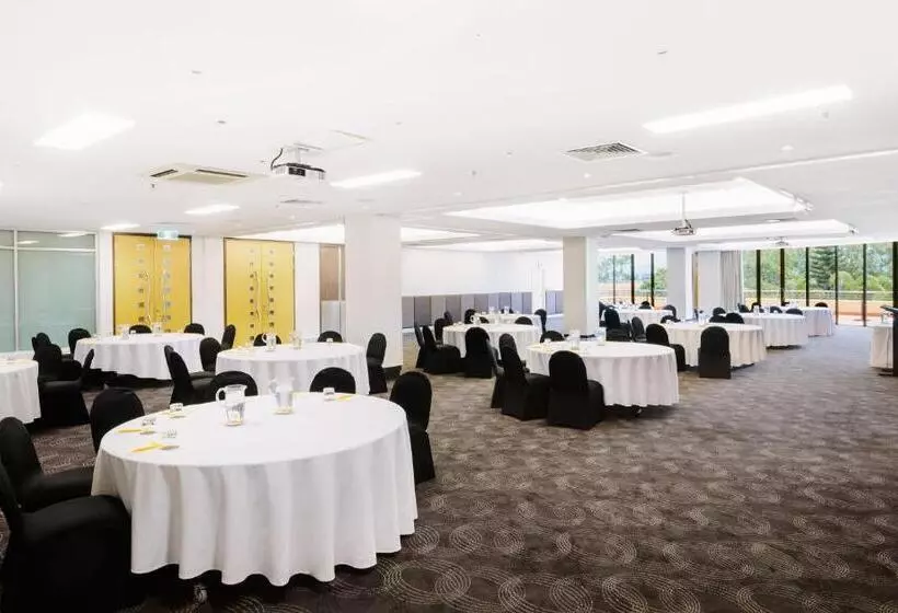 Отель Voco Gold Coast, An Ihg