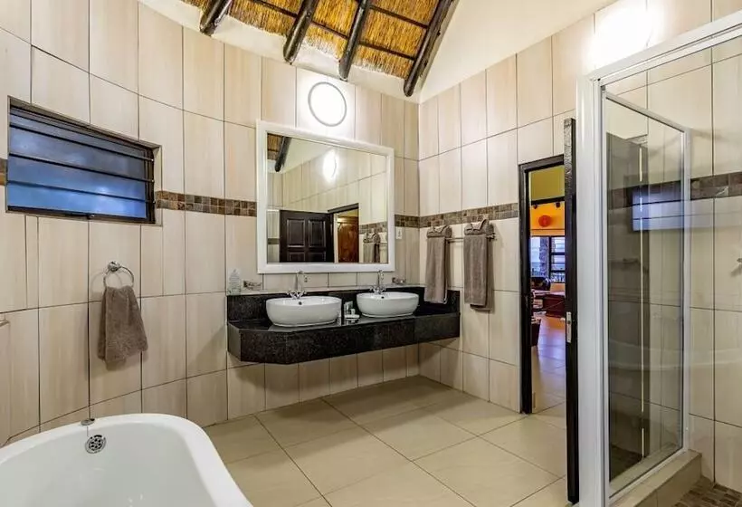 هتل Zulu Nyala Game Lodge