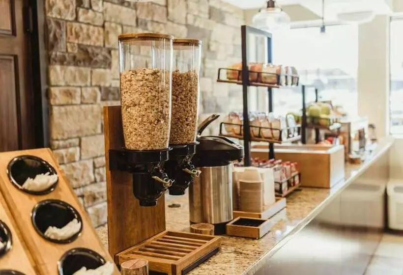 Хостел Bass Pro Shops Angler S Lodge