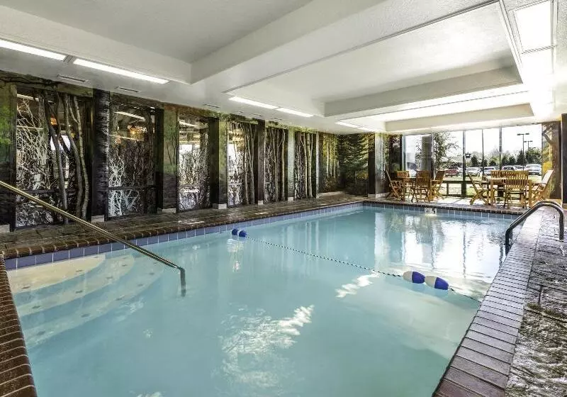 Хостел Bass Pro Shops Angler S Lodge