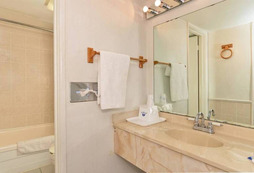 فندق Americas Best Value Inn & Suites Kansas City