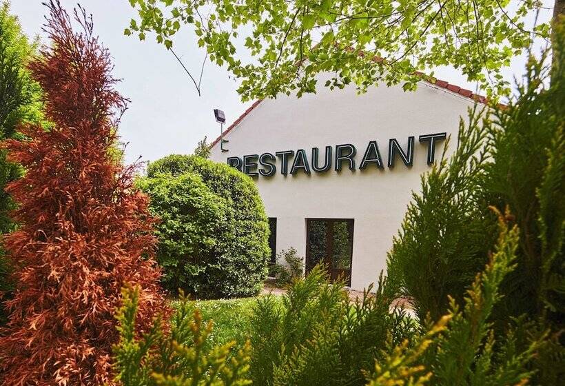 فندق Campanile Melun Sénart