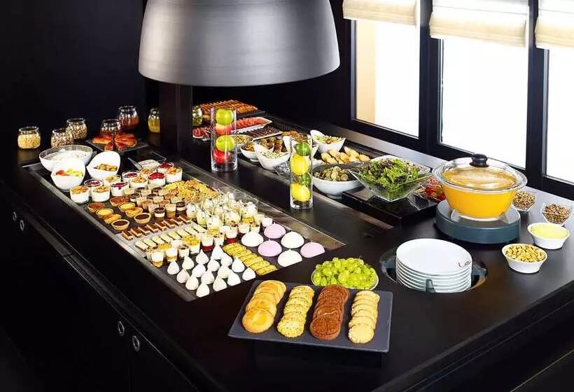 Отель Campanile Poitiers Site Du Futuroscope