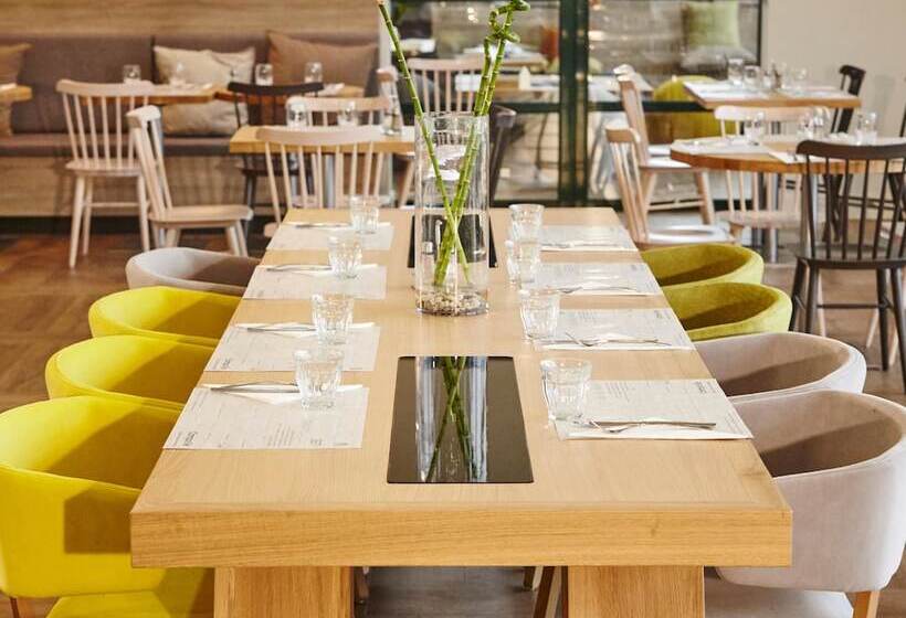 Hotelli Campanile Poitiers  Site Du Futuroscope