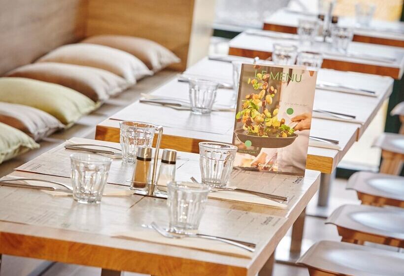 Hotelli Campanile Poitiers  Site Du Futuroscope