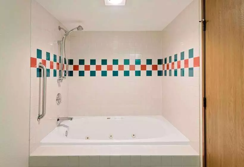 酒店 Days Inn By Wyndham Boonville