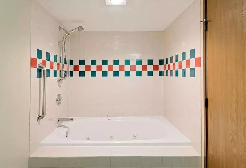 酒店 Days Inn By Wyndham Boonville