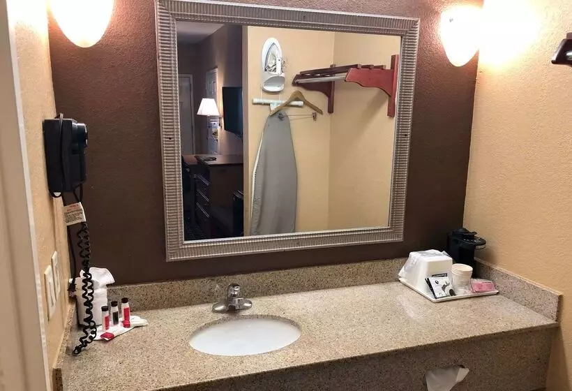 هتل Days Inn By Wyndham Columbus