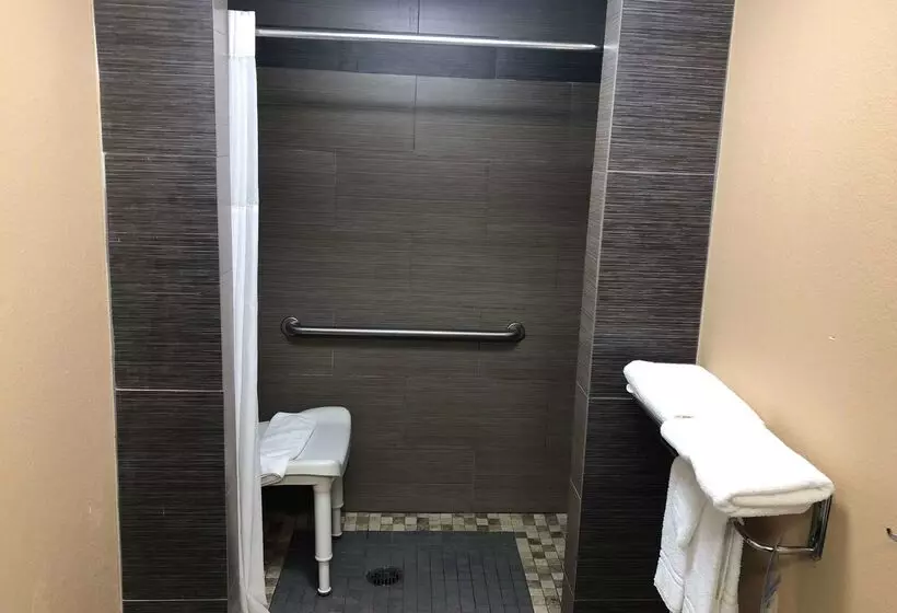 هتل Days Inn By Wyndham Columbus