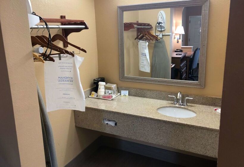 Otel Days Inn By Wyndham Columbus