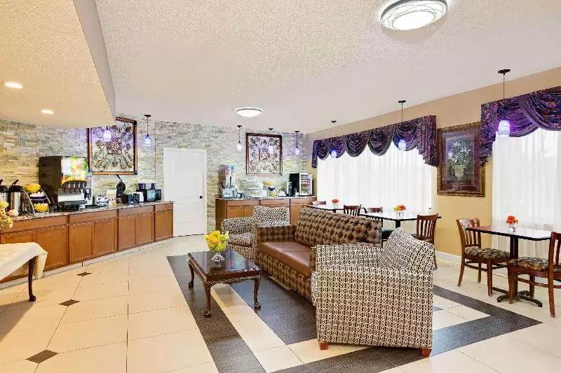 هتل Days Inn By Wyndham Columbus