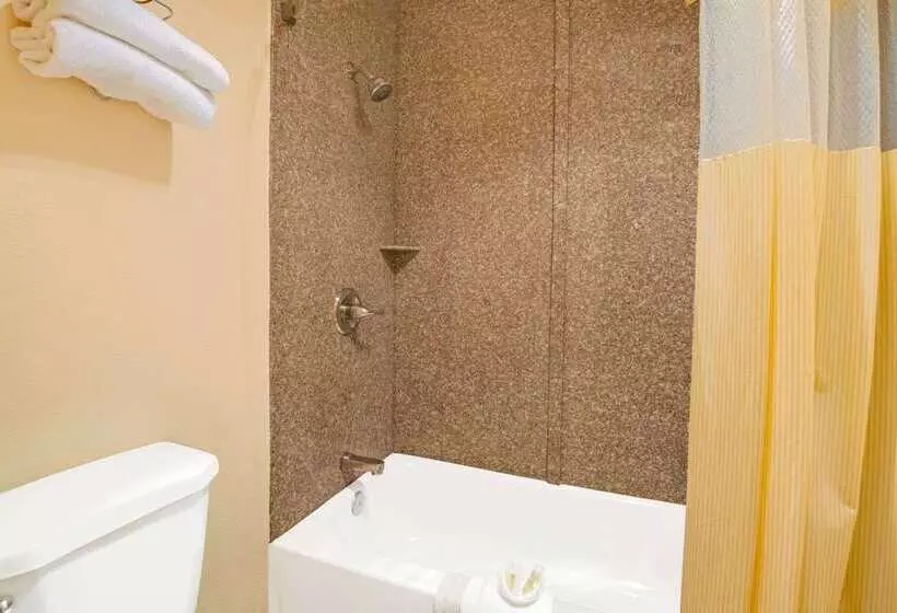 בית מלון כפרי Days Inn By Wyndham East Albuquerque