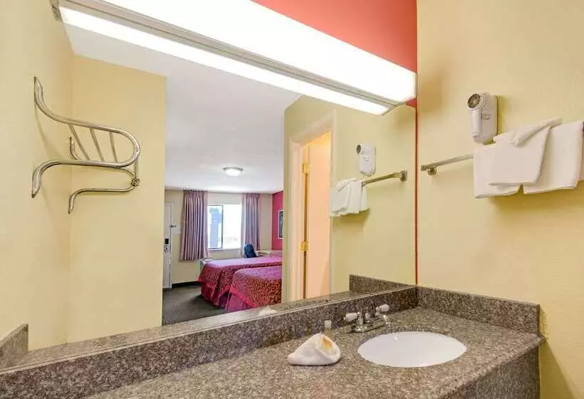 בית מלון כפרי Days Inn By Wyndham East Albuquerque