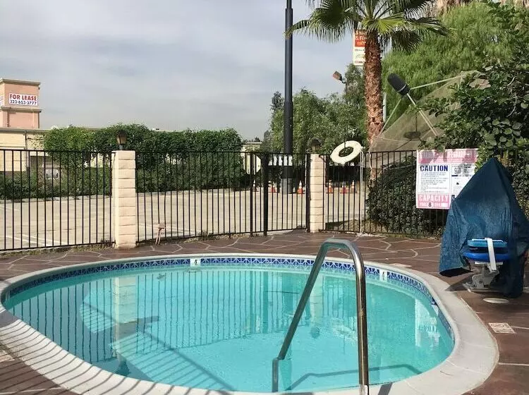 酒店 Days Inn By Wyndham Ontario Airport