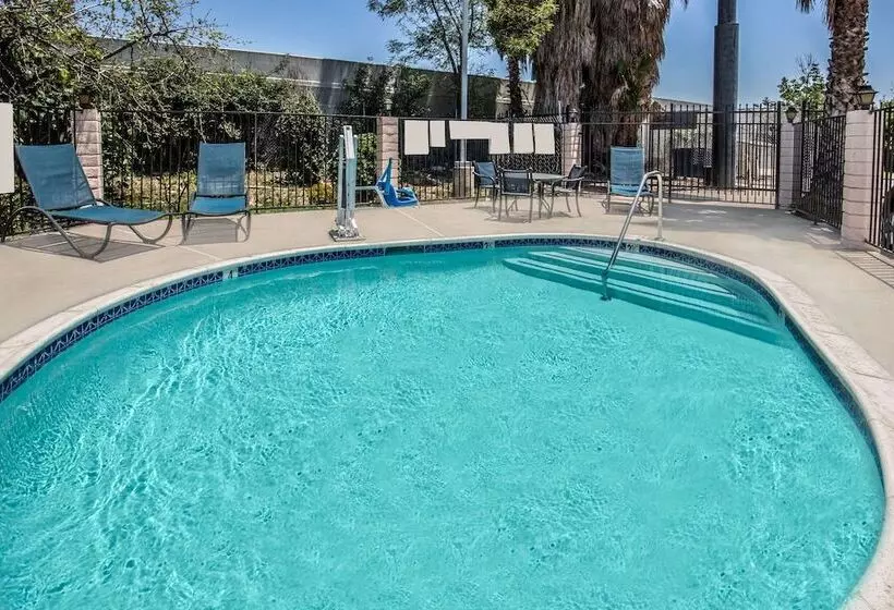 酒店 Days Inn By Wyndham Ontario Airport