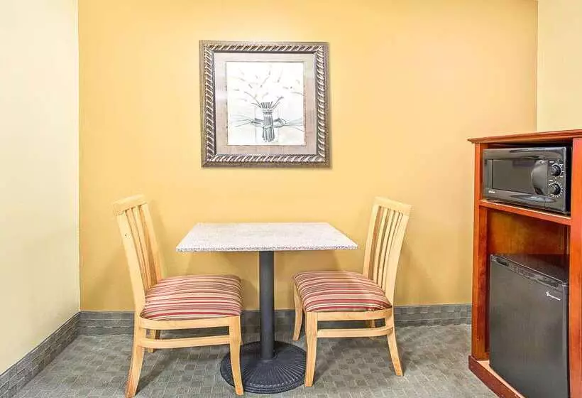 Отель Days Inn By Wyndham Orange City/deland