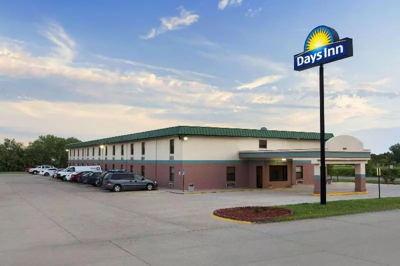 Отель Days Inn By Wyndham Park City Kansas