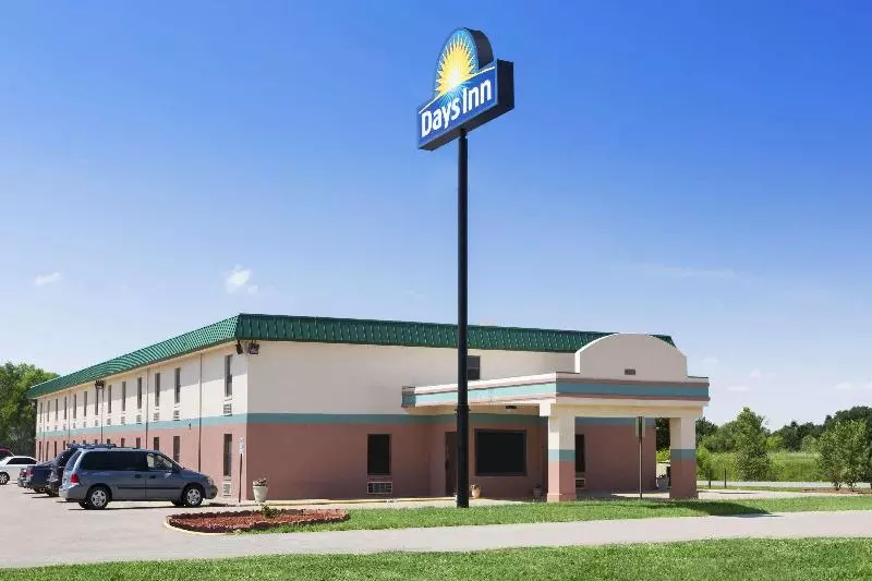 Отель Days Inn By Wyndham Park City Kansas