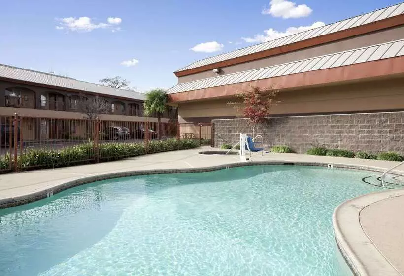 酒店 Days Inn By Wyndham Rocklin/sacramento
