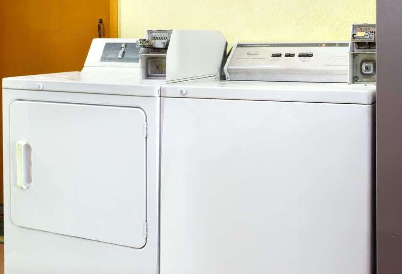 호텔 Days Inn By Wyndham Waycross