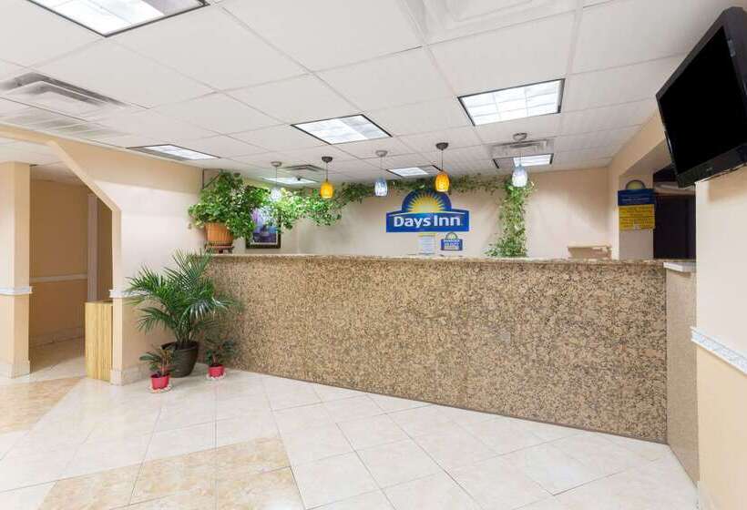 호텔 Days Inn By Wyndham Waycross