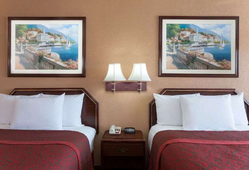 호텔 Days Inn By Wyndham Waycross