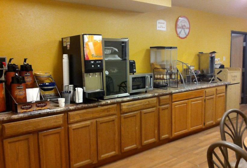 هتل Baymont By Wyndham Kearney