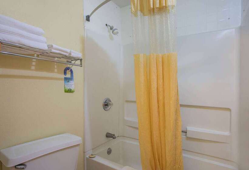 Отель Days Inn By Wyndham Renfro Valley Mount Vernon