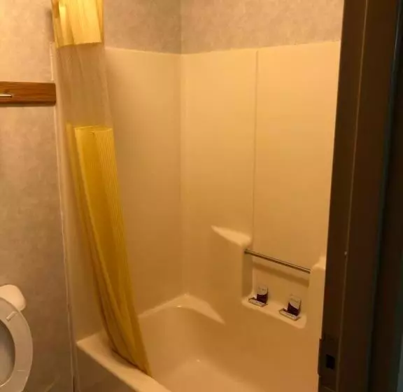 Отель Denison Inn & Suites