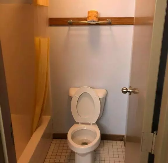 Отель Denison Inn & Suites