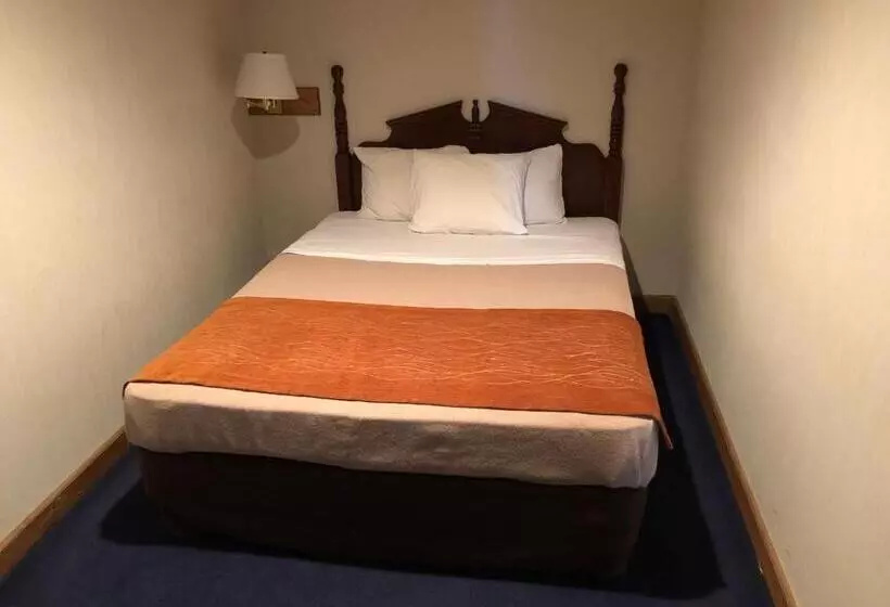 Отель Denison Inn & Suites