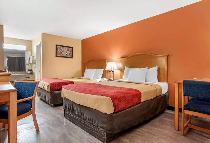 호텔 Econo Lodge Inn & Suites