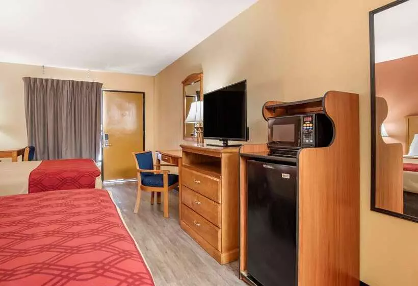 호텔 Econo Lodge Inn & Suites