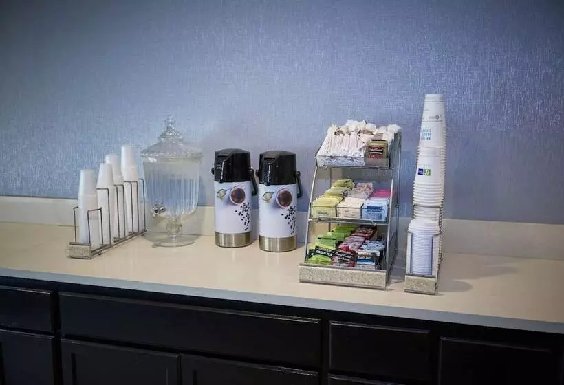 בית מלון כפרי Holiday Inn Express & Suites Birmingham South   Pelham, An Ihg