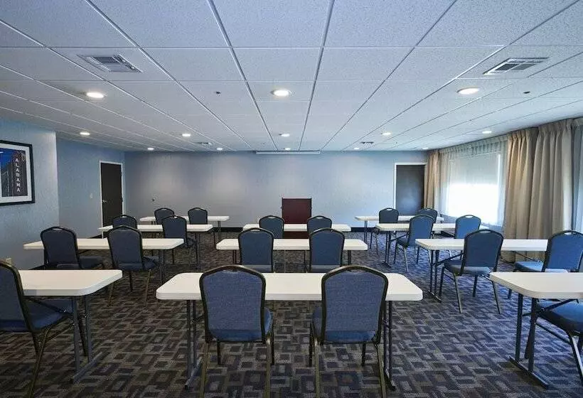 בית מלון כפרי Holiday Inn Express & Suites Birmingham South   Pelham, An Ihg