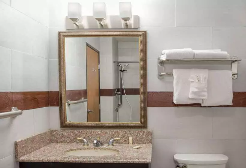 ホテル Howard Johnson By Wyndham Williams