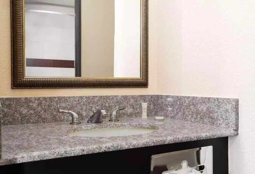 ホテル Howard Johnson By Wyndham Williams