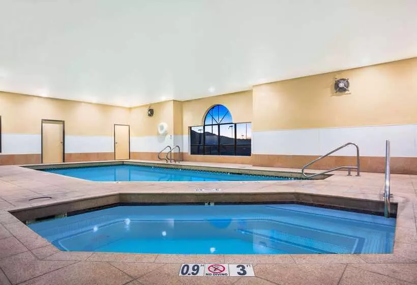 ホテル Howard Johnson By Wyndham Williams