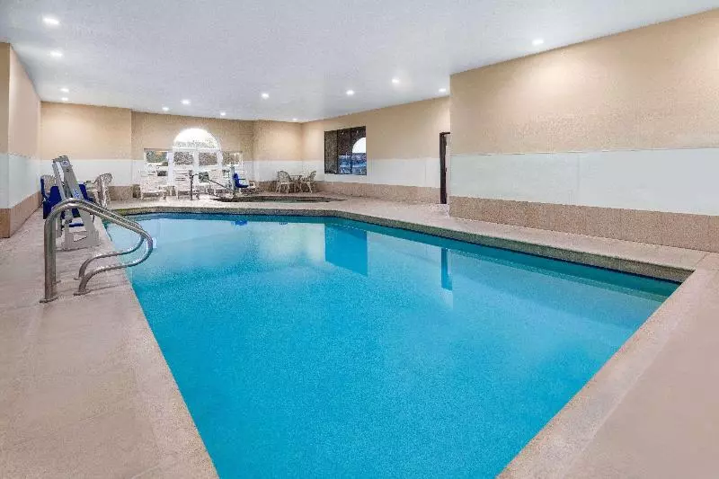 ホテル Howard Johnson By Wyndham Williams