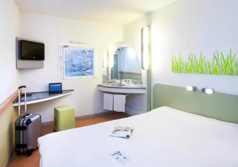 בית מלון כפרי Ibis Budget Carcassonne La Cité