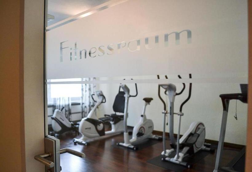 هتل Landhaus Säntis Herisau