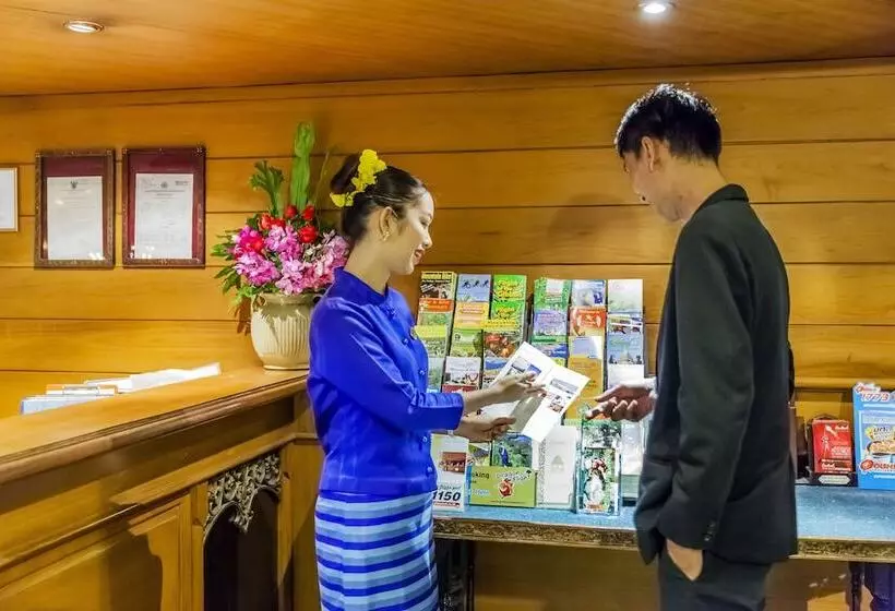 Hotelli Lotus Pang Suan Kaew