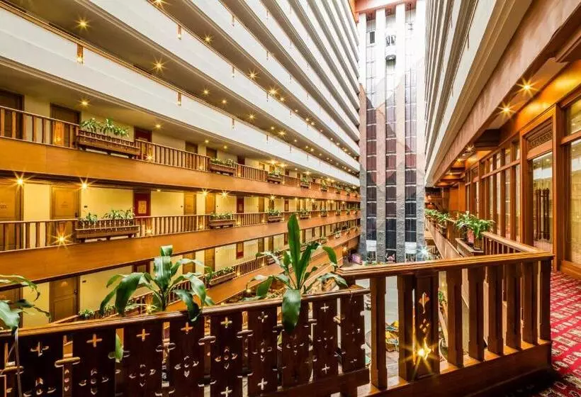 Hotelli Lotus Pang Suan Kaew