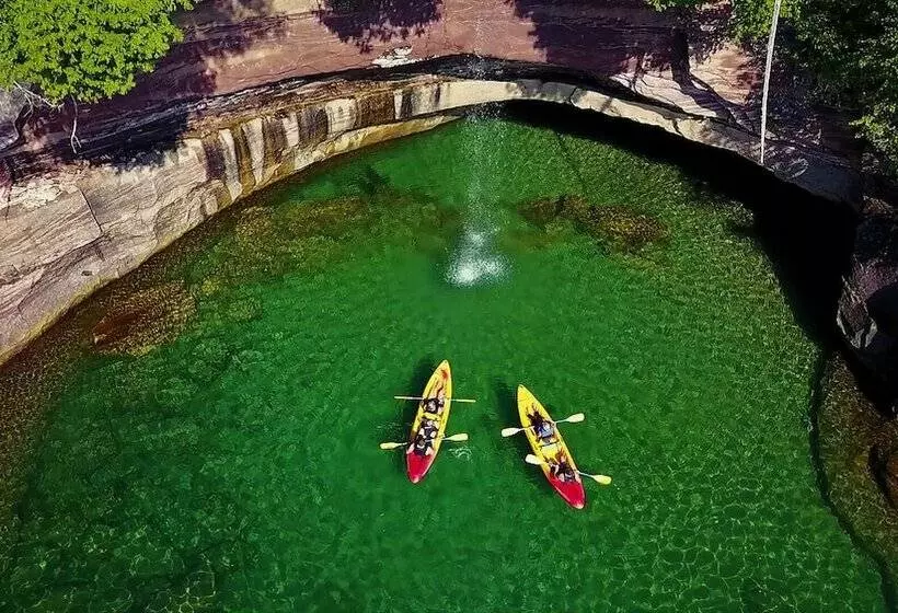 Отель Pictured Rocks Inn And Suites